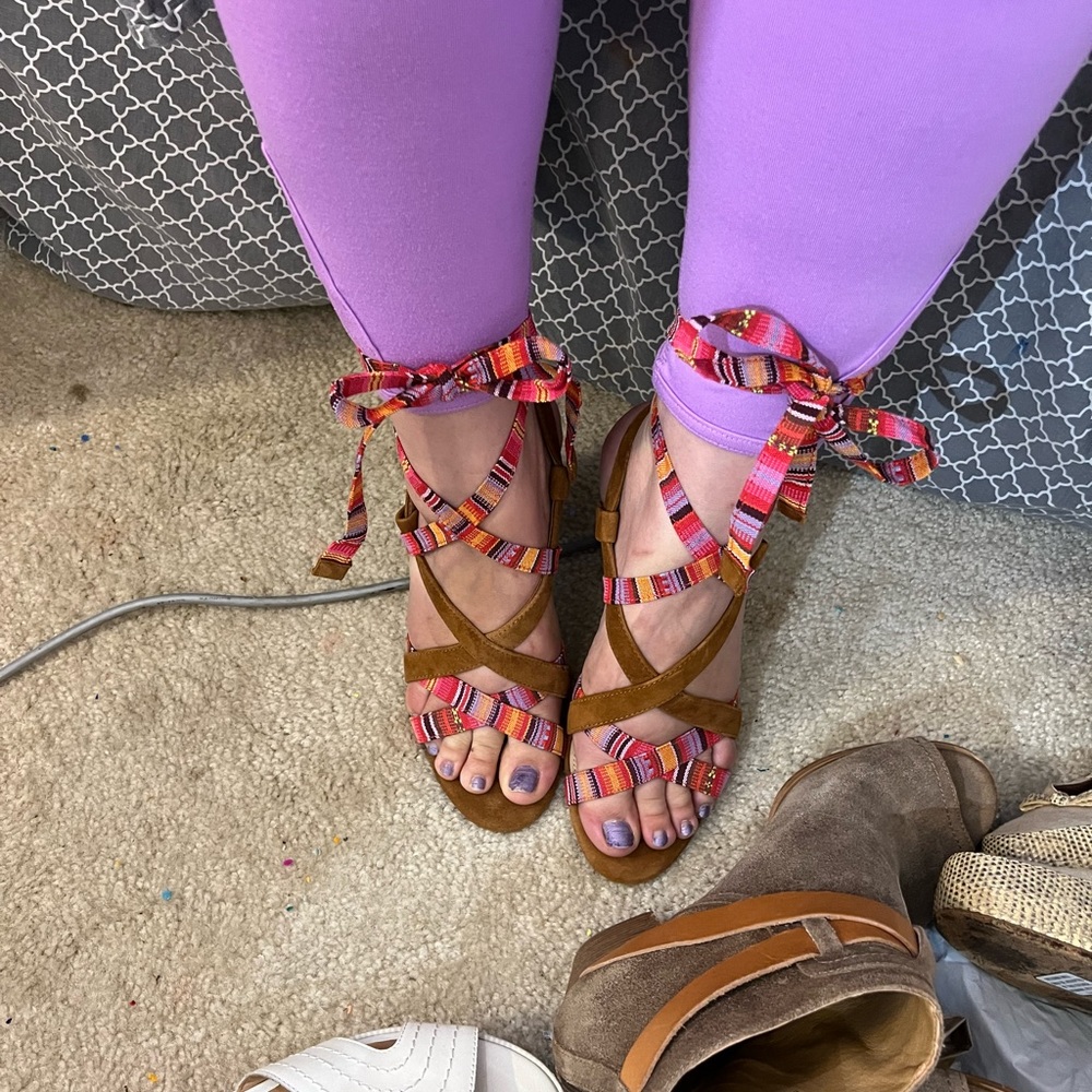 THE CUTEST GUESS CHUNKY HEELS TIE UP LACE BALLERINA SUMMER RIBBON TAN CORK 9 EUC - Picture 3 of 16